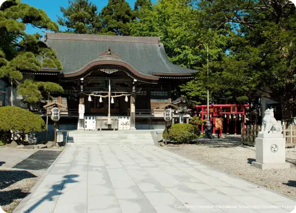 湯の川温泉発祥の地「湯倉神社」で昇殿参拝と写詞体験（ゆのぶら）